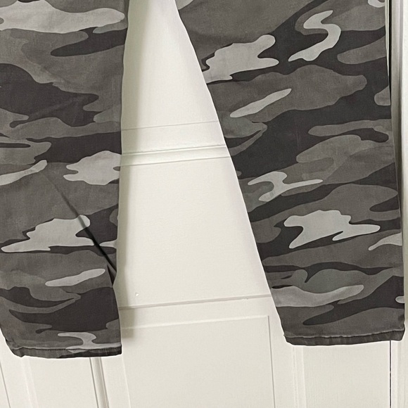 Democracy "Ab" Technology Gray Camo Pants Size 12 Support Comfort Stretch - Picture 6 of 10